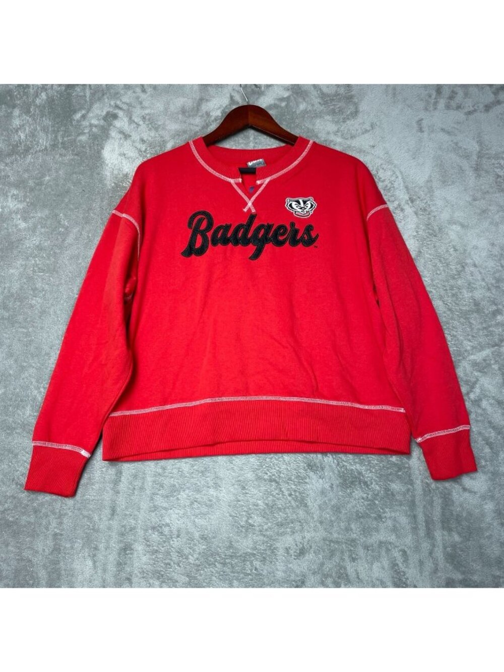 Wisconsin Women's L Badgers Red Sweatshirt CSA College Apparel 60% Cotton d1737